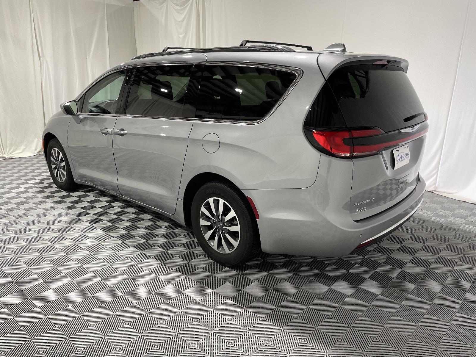 Used 2021 Chrysler Pacifica Touring L Minivans for sale in St Joseph MO