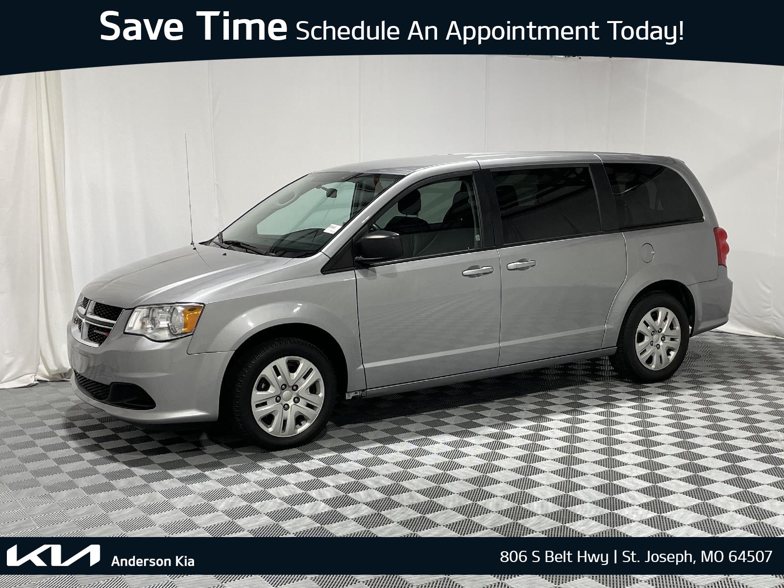 Used 2018 Dodge Grand Caravan SE Minivans for sale in St Joseph MO