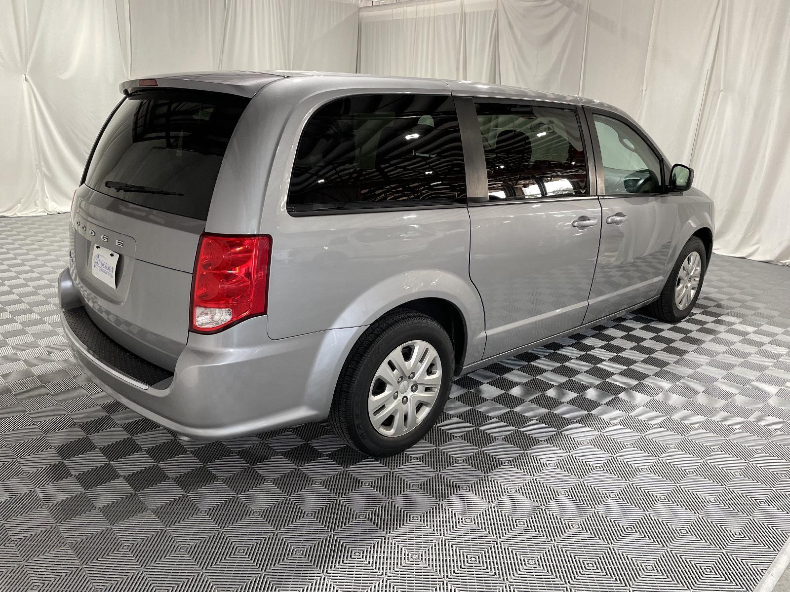 Used 2018 Dodge Grand Caravan SE Minivans for sale in St Joseph MO