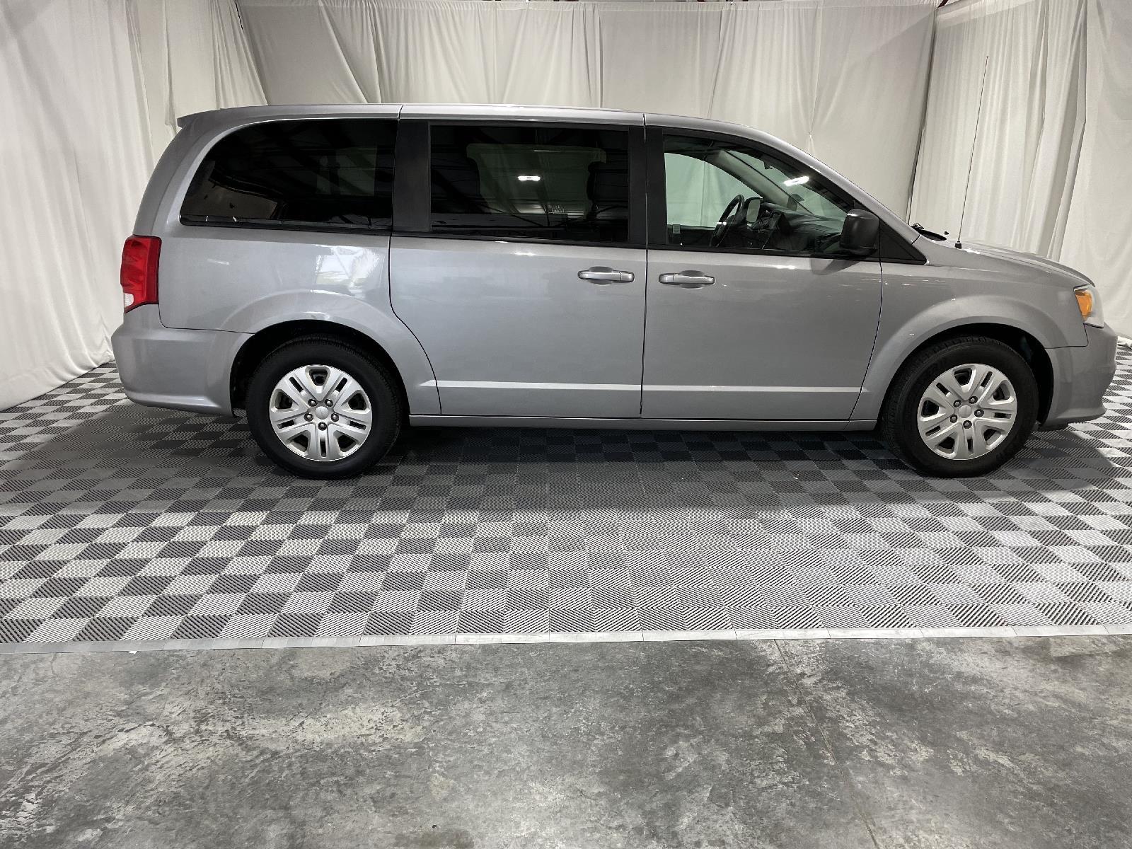 Used 2018 Dodge Grand Caravan SE Minivans for sale in St Joseph MO