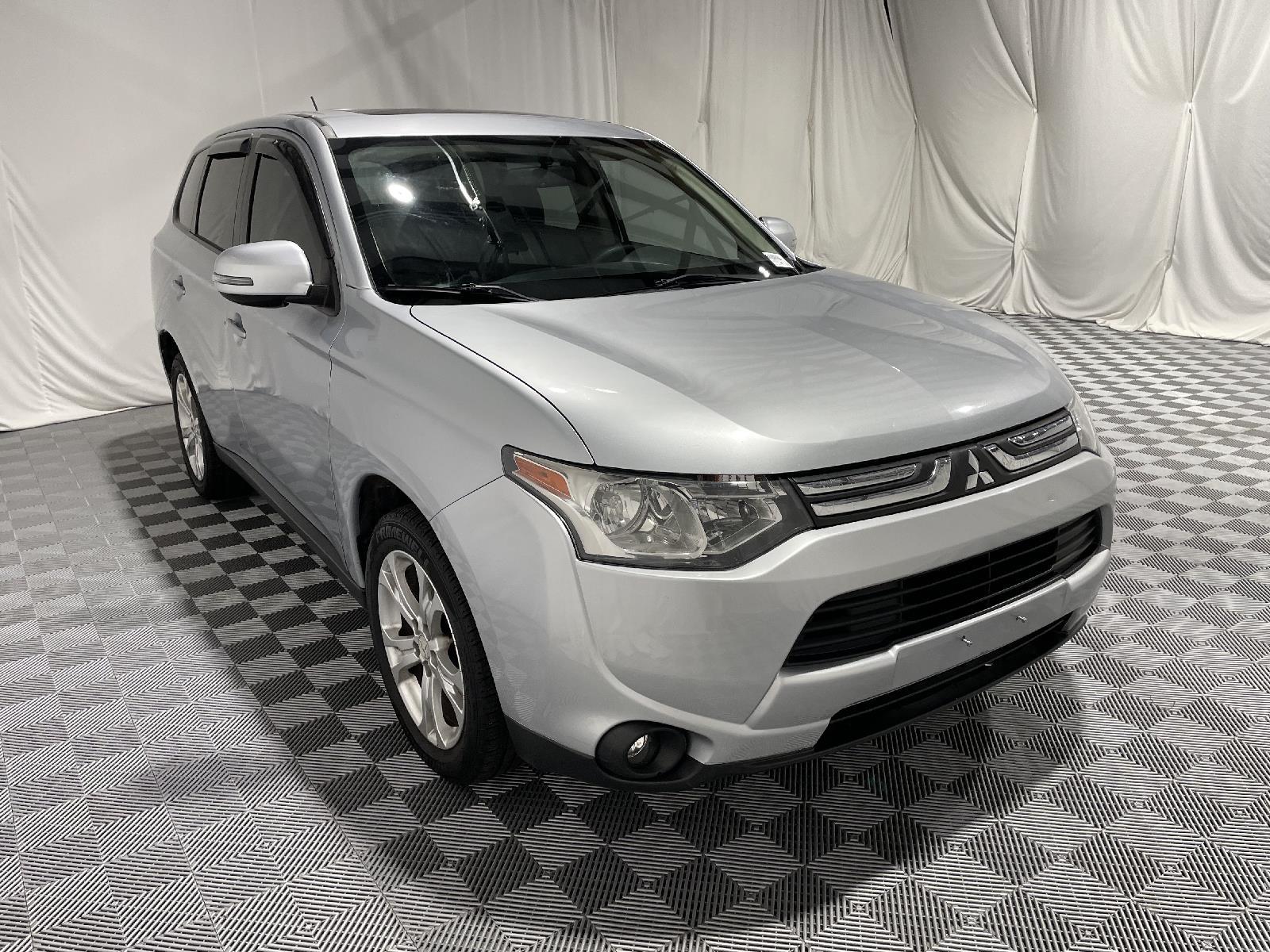 Used 2014 Mitsubishi Outlander SE SUV for sale in St Joseph MO