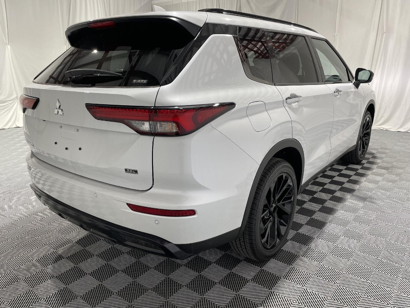 New 2024 Mitsubishi Outlander SEL SUV for sale in St Joseph MO