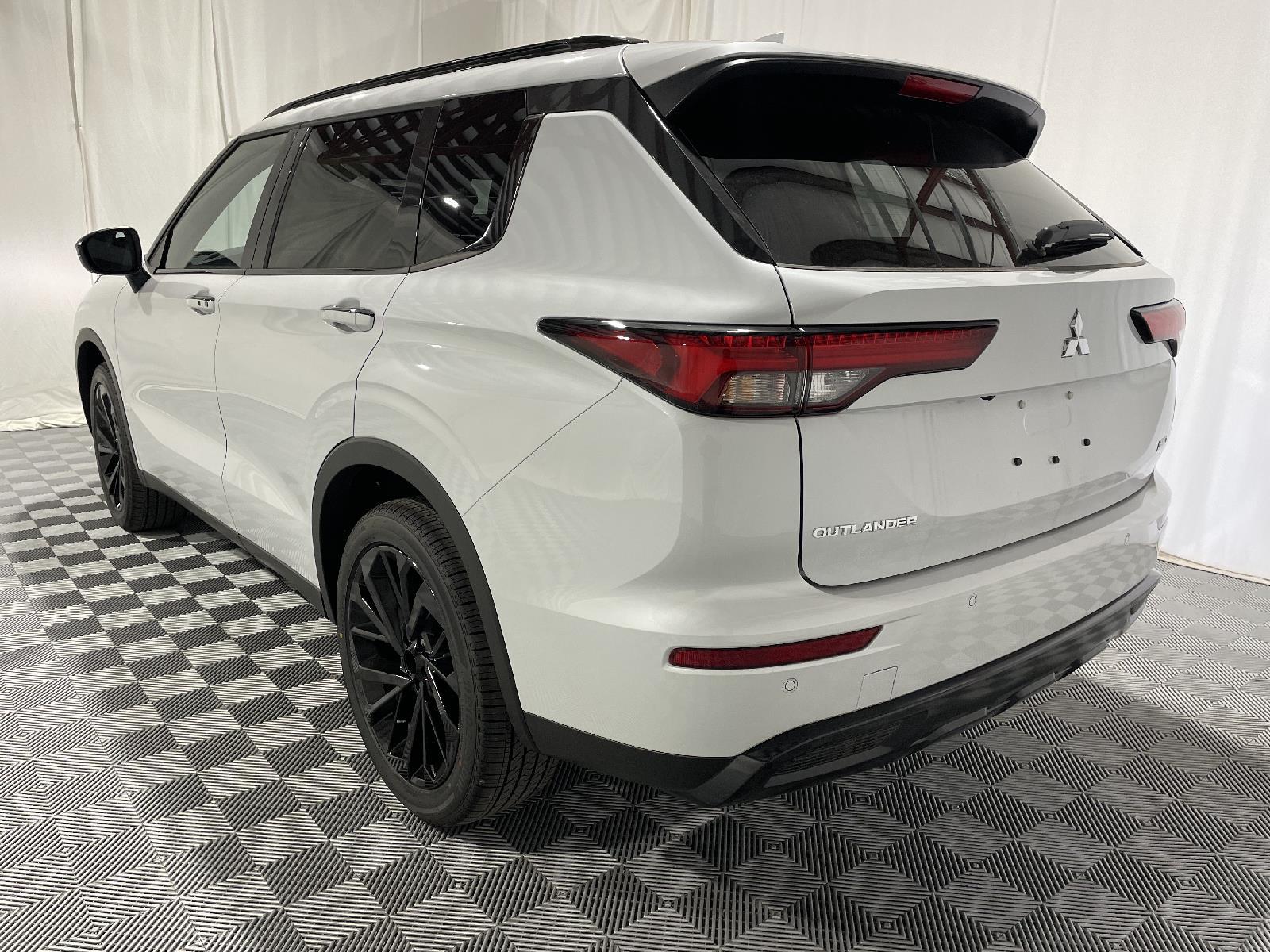 New 2024 Mitsubishi Outlander SEL SUV for sale in St Joseph MO