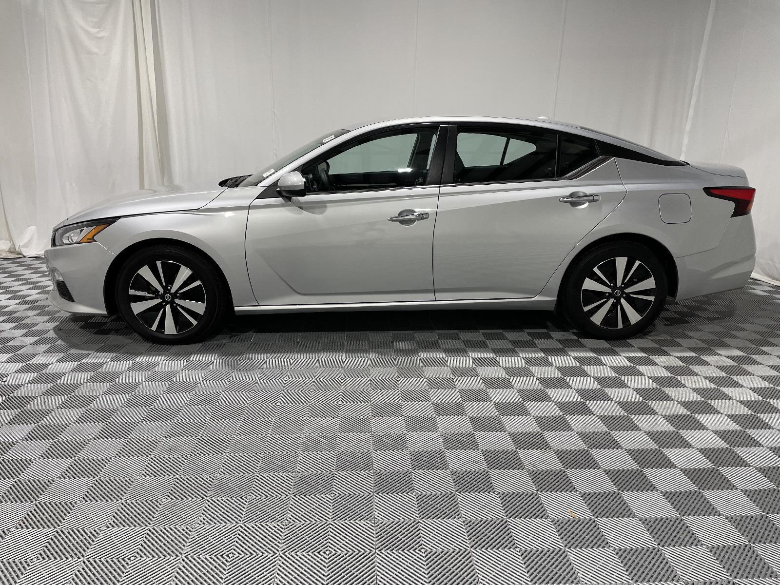 Used 2021 Nissan Altima 2.5 SV Sedan for sale in St Joseph MO