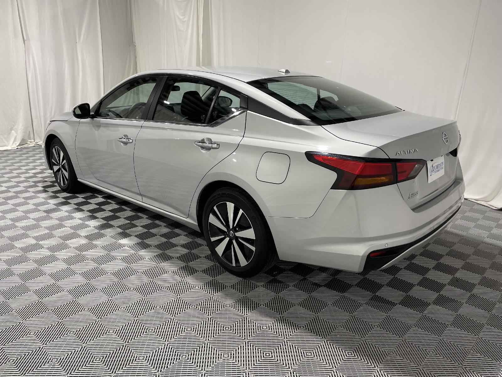 Used 2021 Nissan Altima 2.5 SV Sedan for sale in St Joseph MO