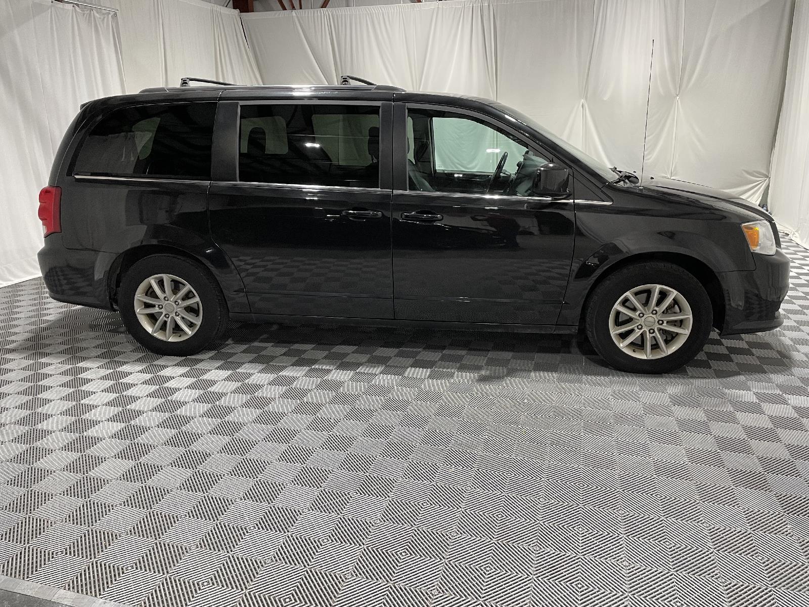 Used 2018 Dodge Grand Caravan SXT Minivans for sale in St Joseph MO