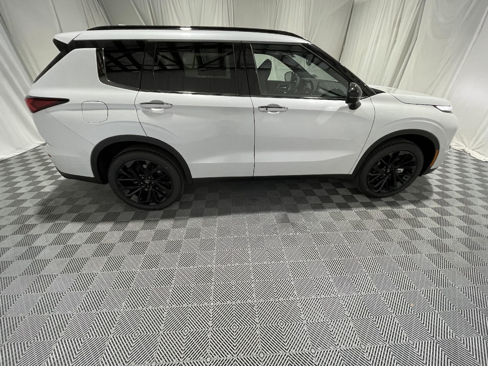 New 2024 Mitsubishi Outlander SEL SUV for sale in St Joseph MO