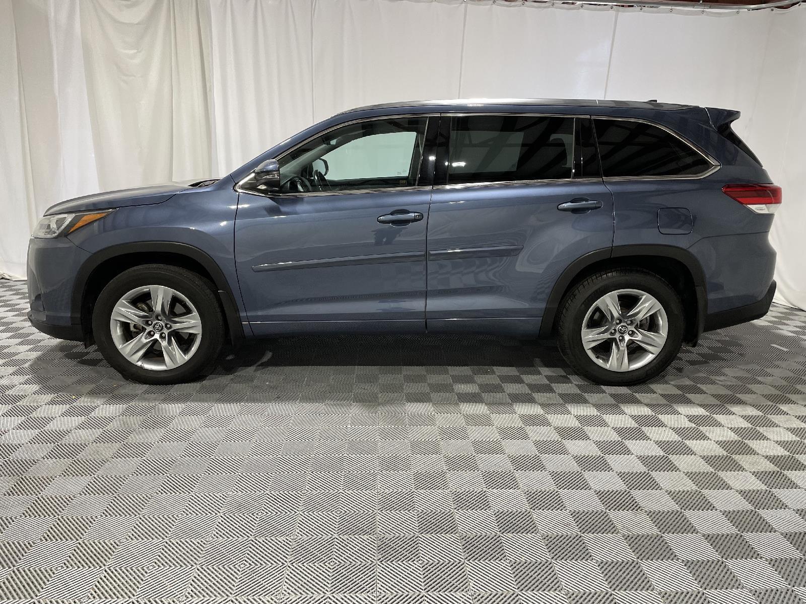 Used 2017 Toyota Highlander Limited SUV for sale in St Joseph MO