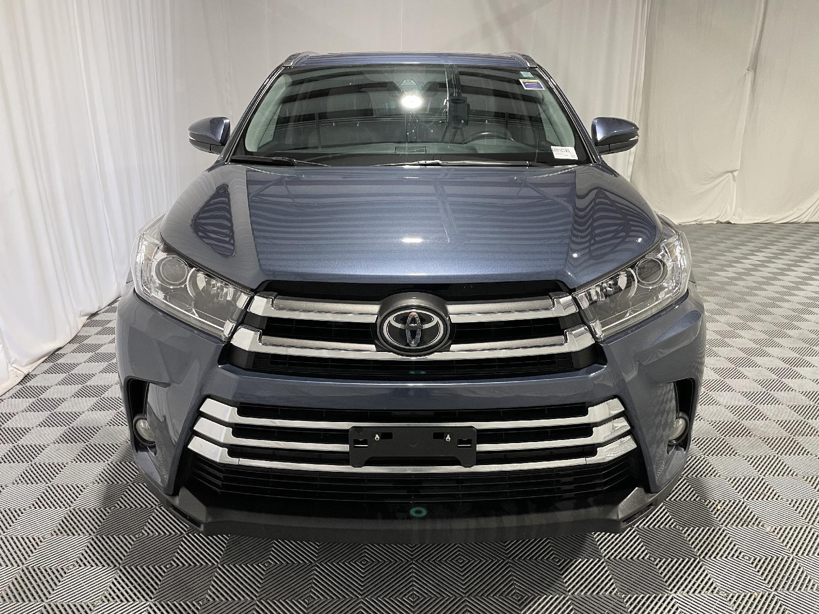 Used 2017 Toyota Highlander Limited SUV for sale in St Joseph MO