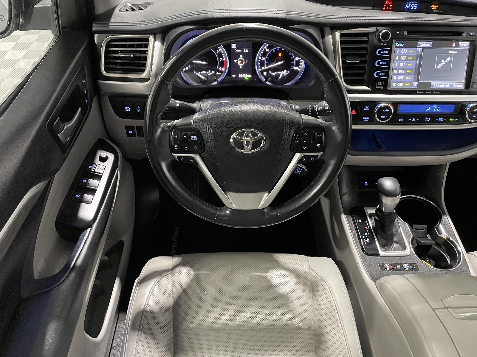 Used 2017 Toyota Highlander Limited SUV for sale in St Joseph MO