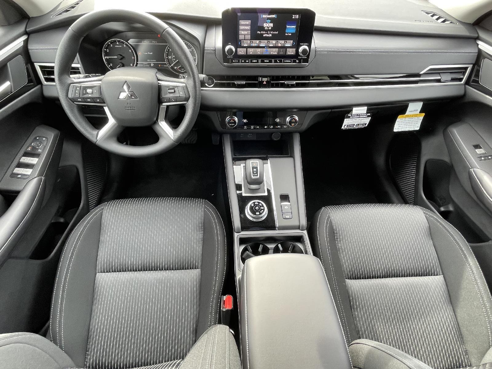 New 2024 Mitsubishi Outlander ES SUV for sale in St Joseph MO