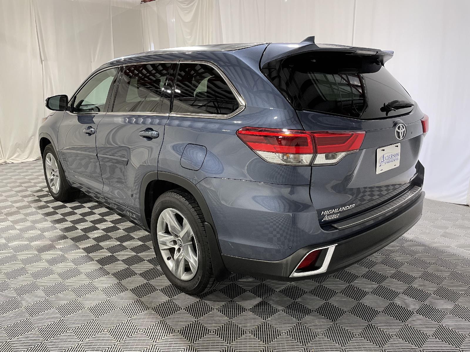 Used 2017 Toyota Highlander Limited SUV for sale in St Joseph MO