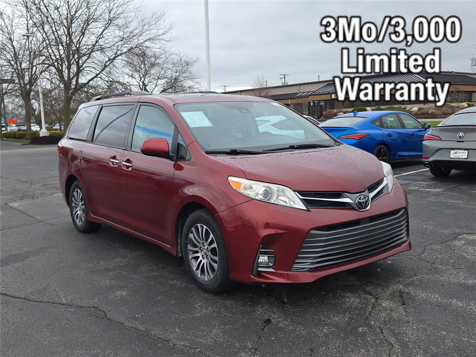 2019 Toyota Sienna XLE 7-Passenger FWD with Auto-Access Seat