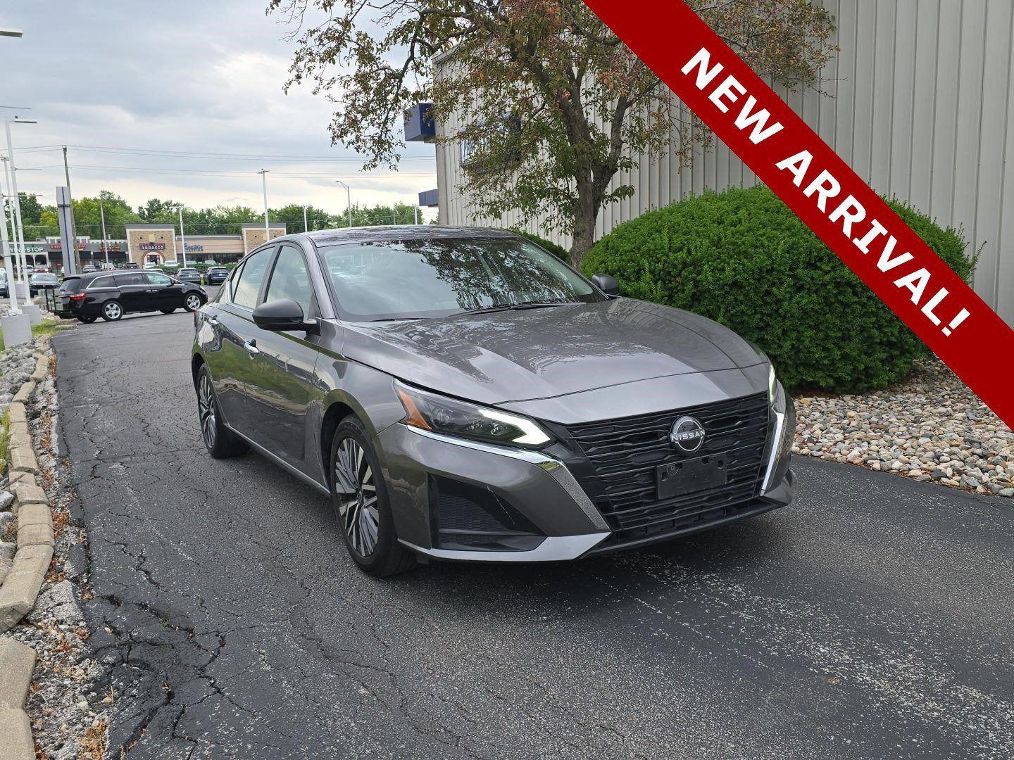 Gray (Gun Metallic) 2024 Nissan Altima Sedan Front-Wheel Drive Continuously Variable Transmission