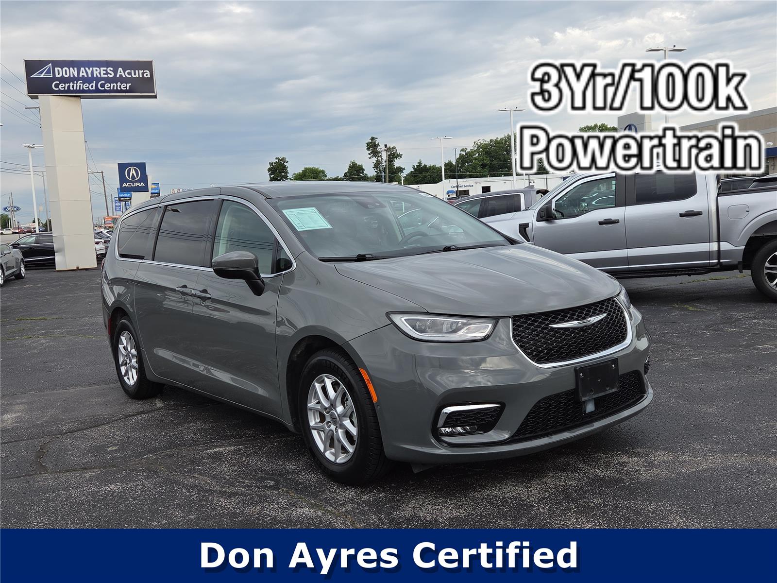 Ceramic Gray Clearcoat 2023 Chrysler Pacifica Minivan Front-Wheel Drive 9-Speed Automatic