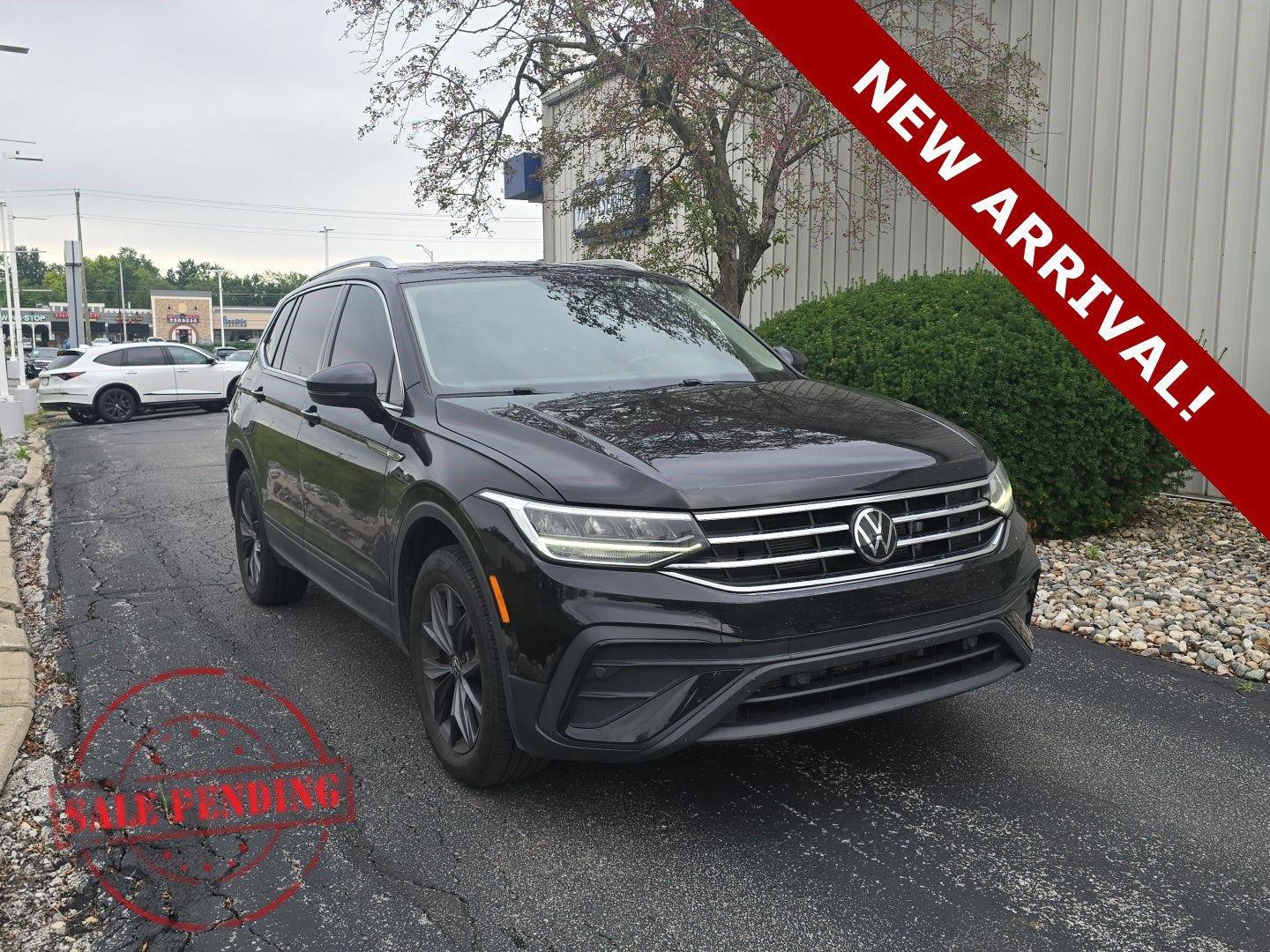Deep Black Pearl 2023 Volkswagen Tiguan SUV / Crossover Front-Wheel Drive Automatic