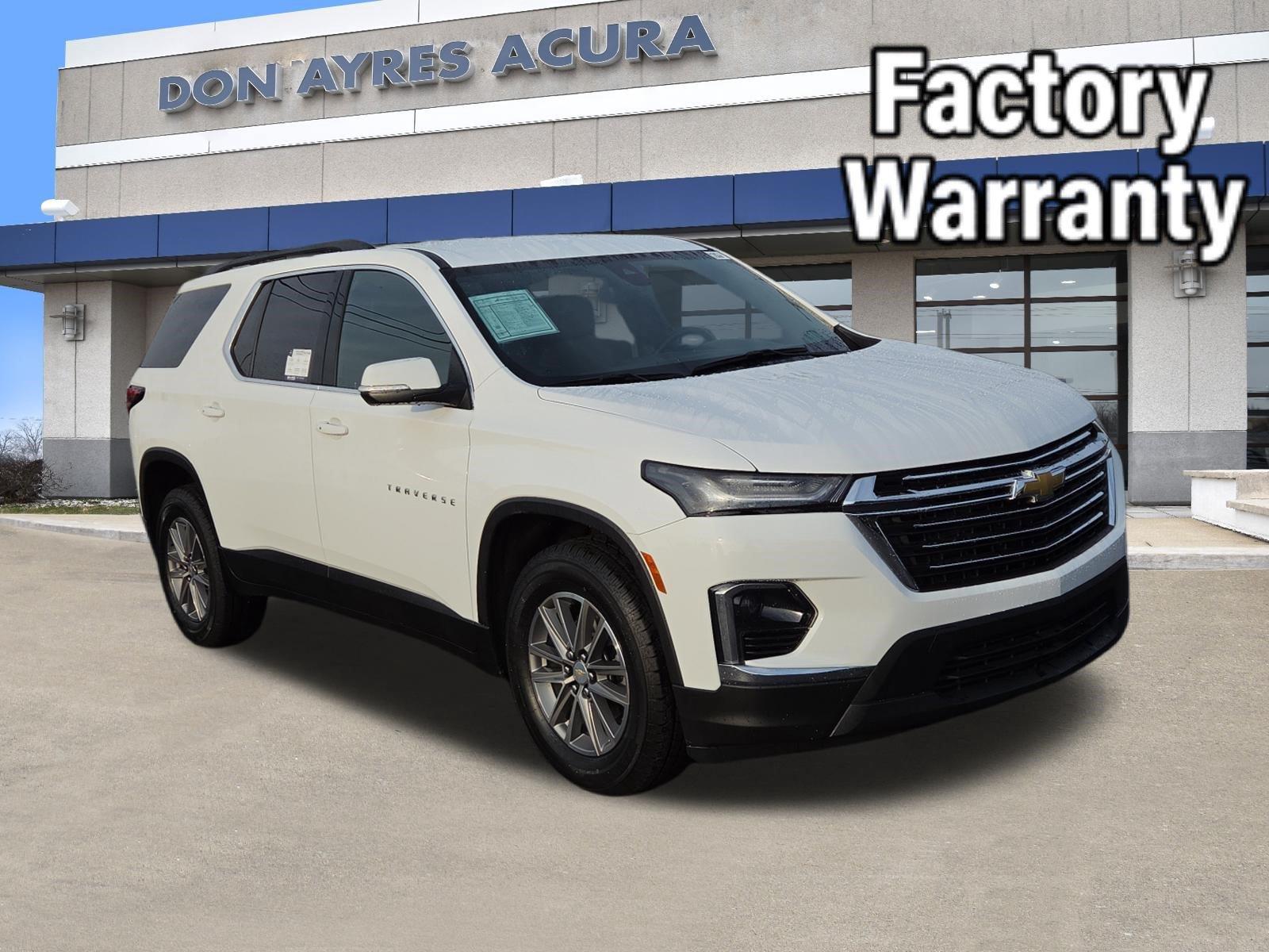 Summit White 2023 Chevrolet Traverse SUV / Crossover Front-Wheel Drive 9-Speed Automatic