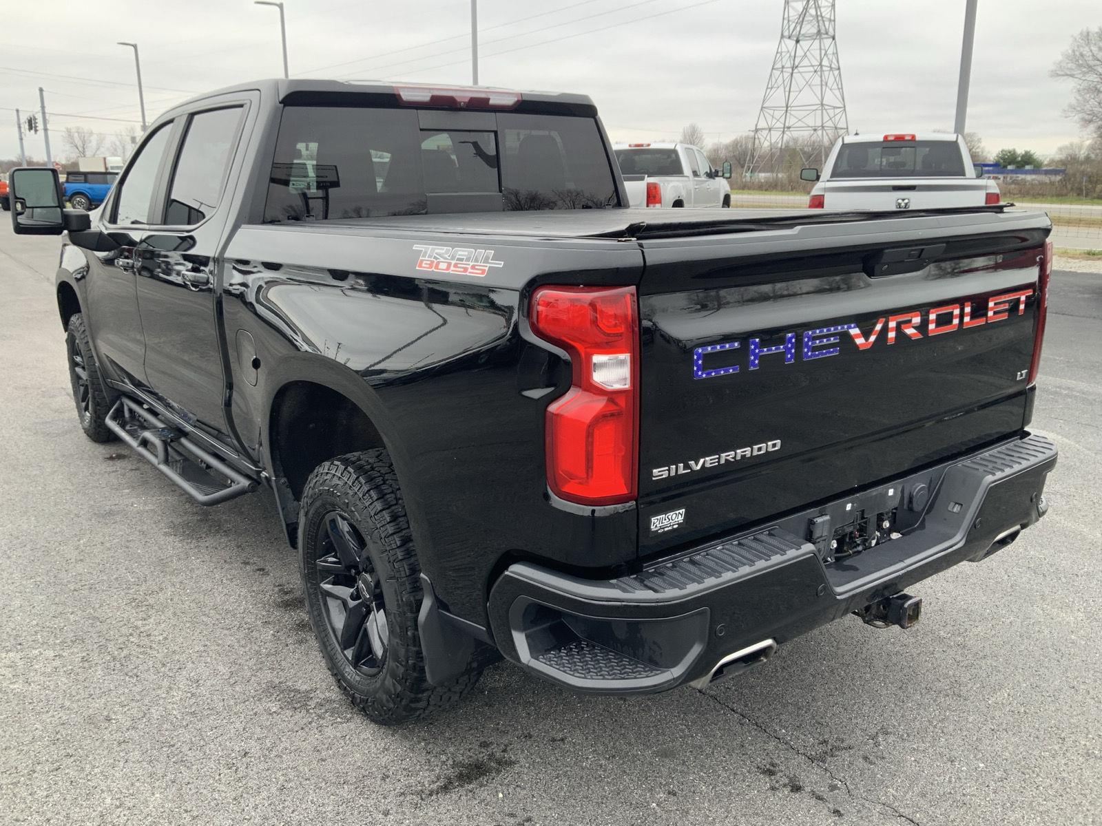 View vehicle photo 6