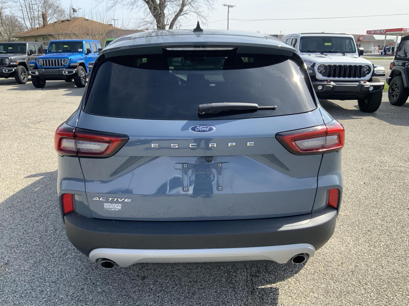 View vehicle photo 7