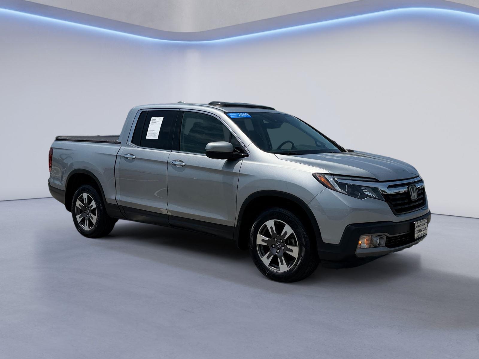 Lunar Silver Metallic 2019 Honda Ridgeline Pickup Truck All-Wheel Drive Automatic
