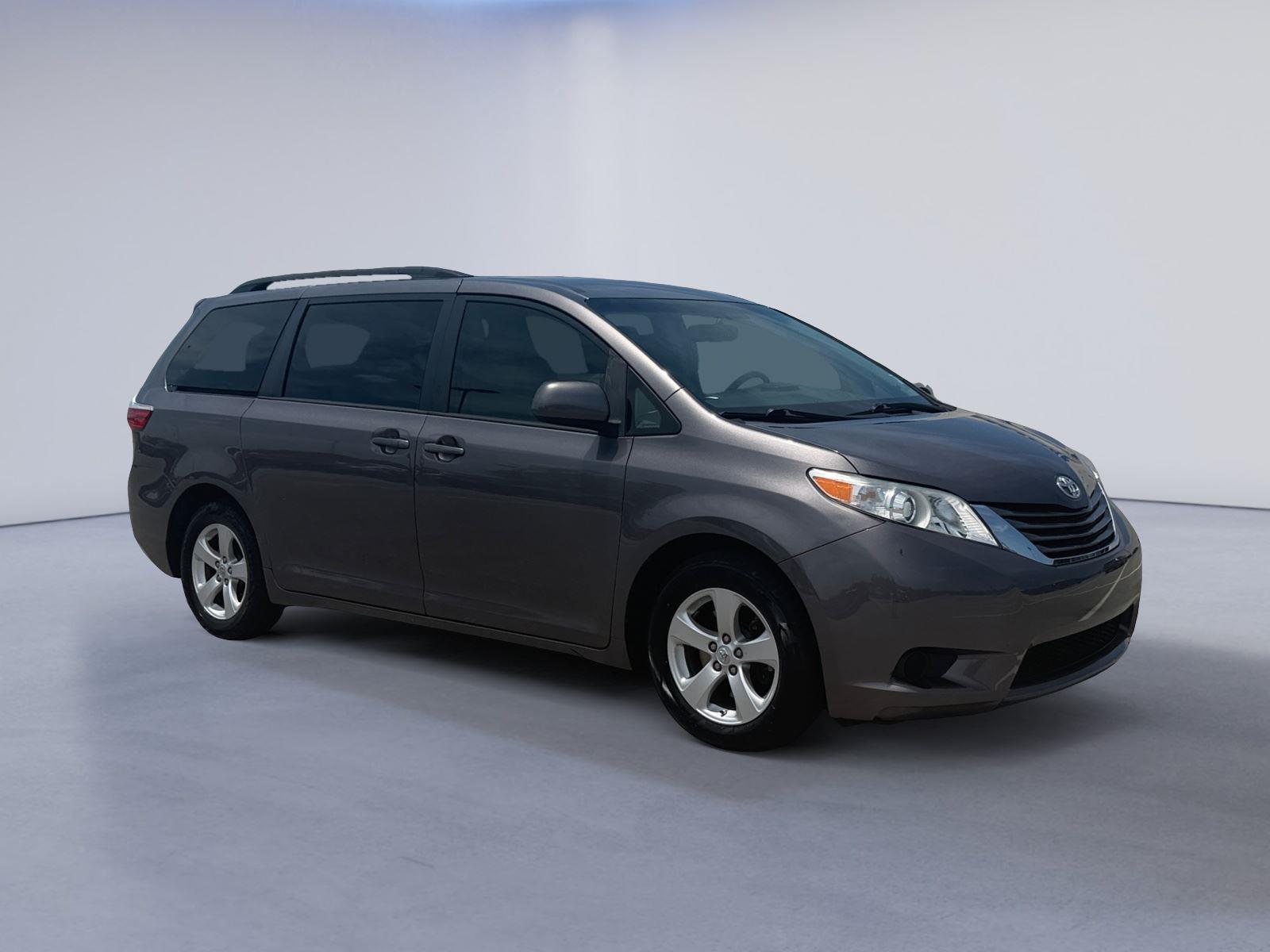 Predawn Gray Mica 2017 Toyota Sienna Minivan Front-Wheel Drive 8-Speed Automatic