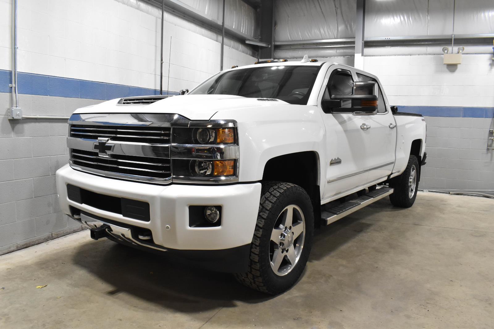 2017 Chevrolet Silverado 2500HD High Country Crew Cab 4WD