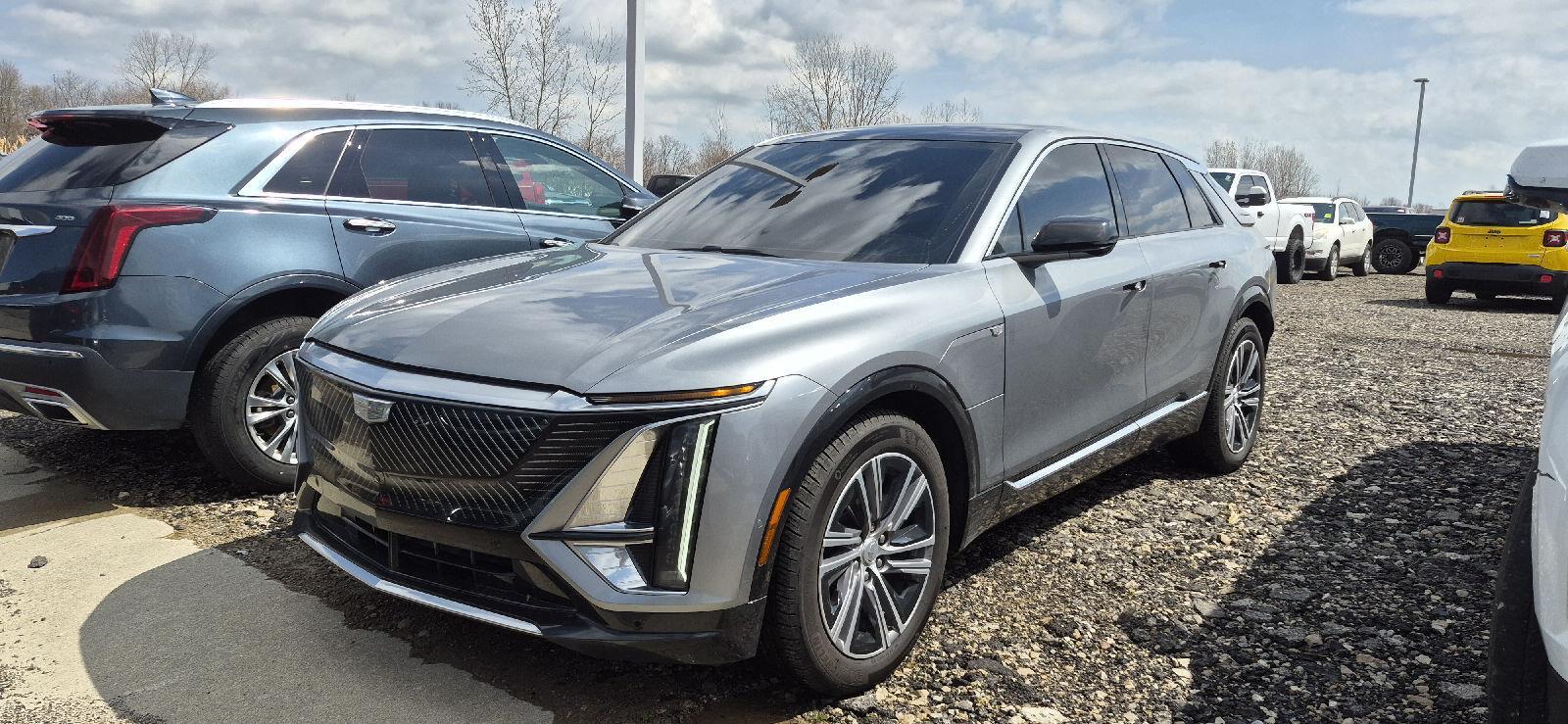 Argent Silver Metallic 2024 Cadillac LYRIQ Luxury 2 AWD SUV / Crossover All-Wheel Drive Automatic