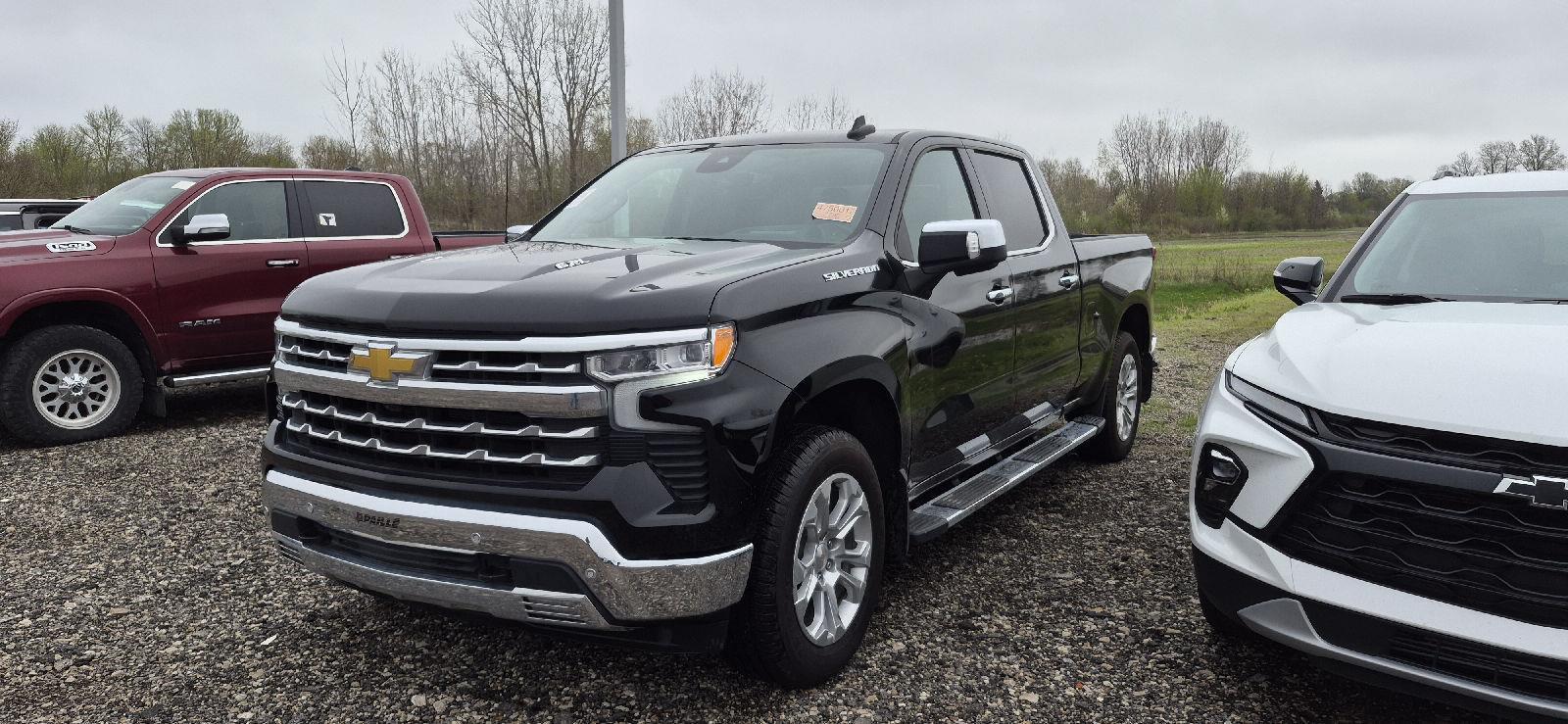 2025 Chevrolet Silverado 1500 LTZ Crew Cab 4WD