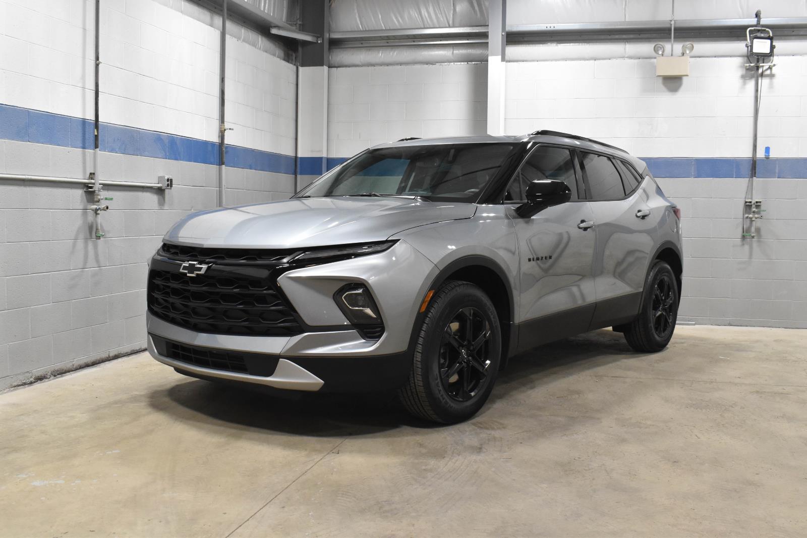 View vehicle photo 7