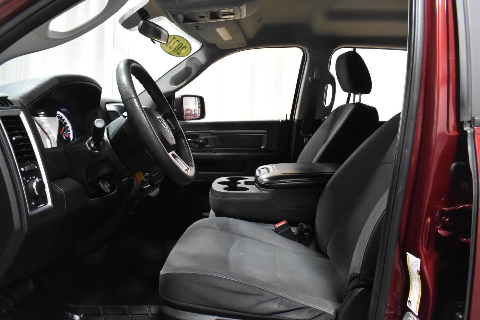 View vehicle photo 7