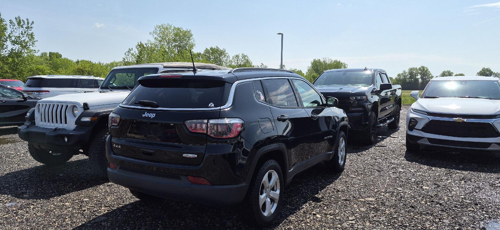 View vehicle photo 3