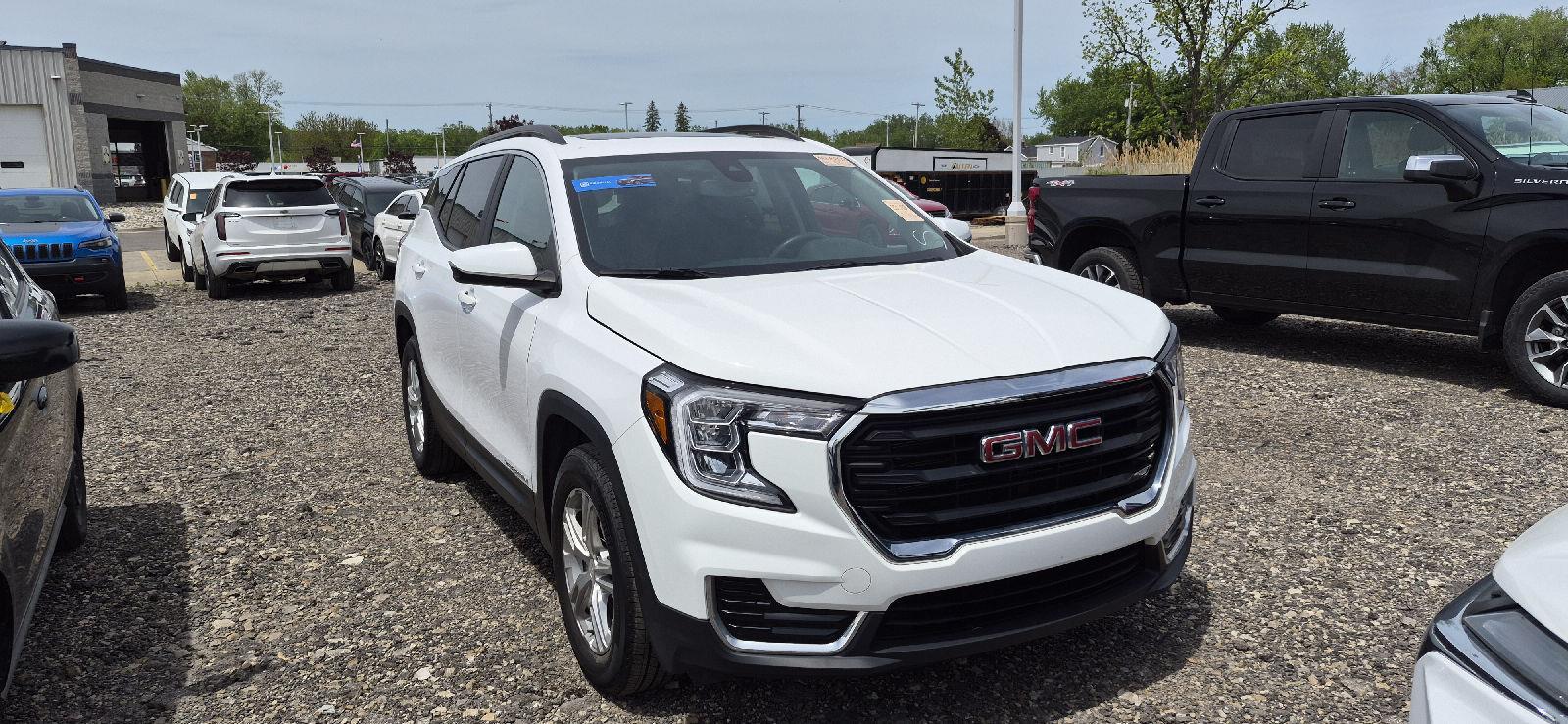 View vehicle photo 2