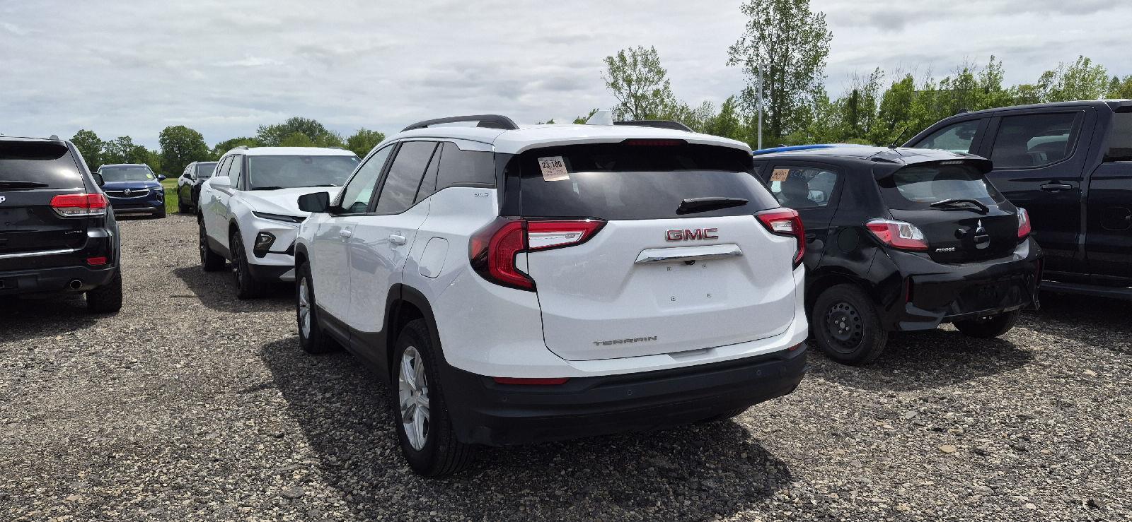 View vehicle photo 4