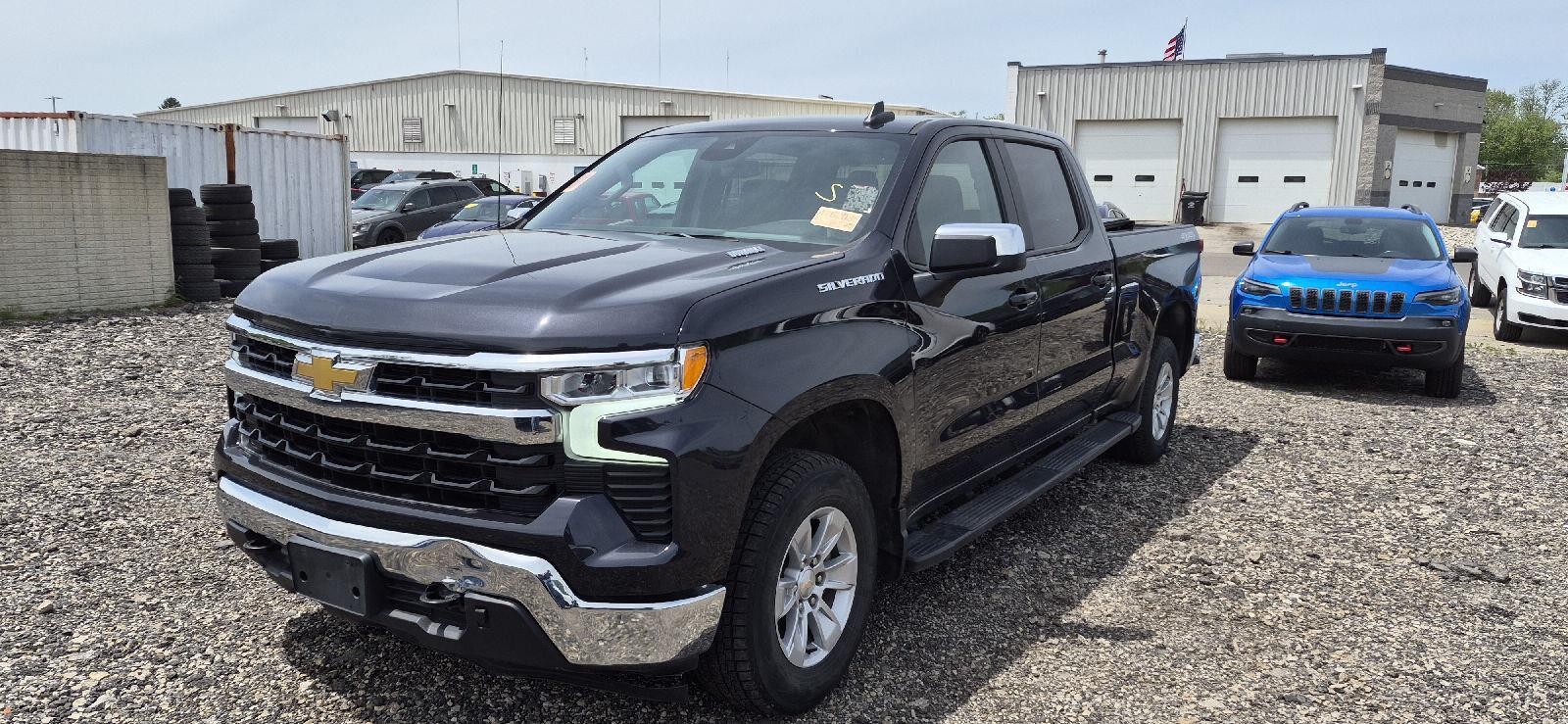 Gray 2023 Chevrolet Silverado 1500 LT Crew Cab 4WD Pickup Truck Four-Wheel Drive 