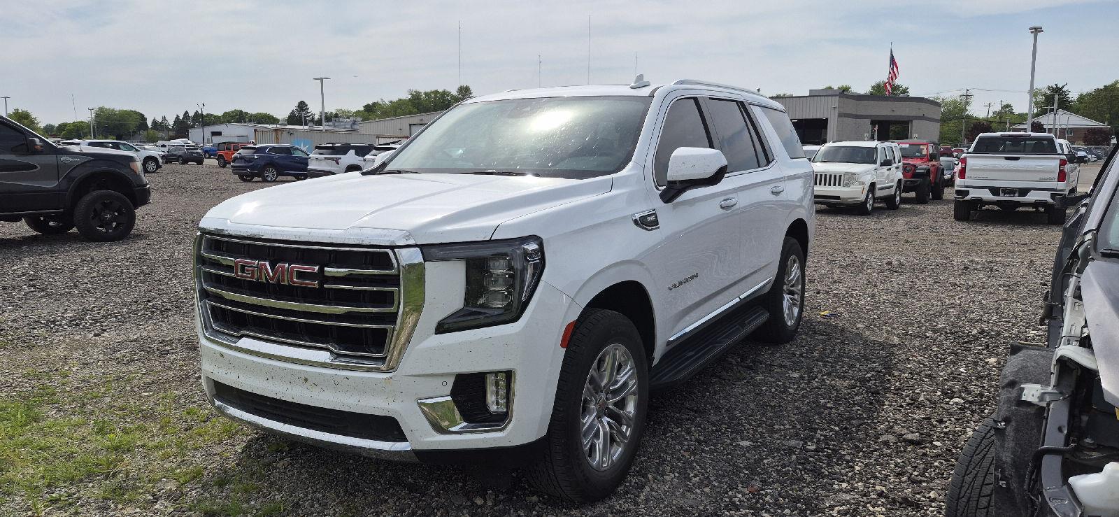Summit White 2024 GMC Yukon SLT 4WD SUV / Crossover Four-Wheel Drive Automatic