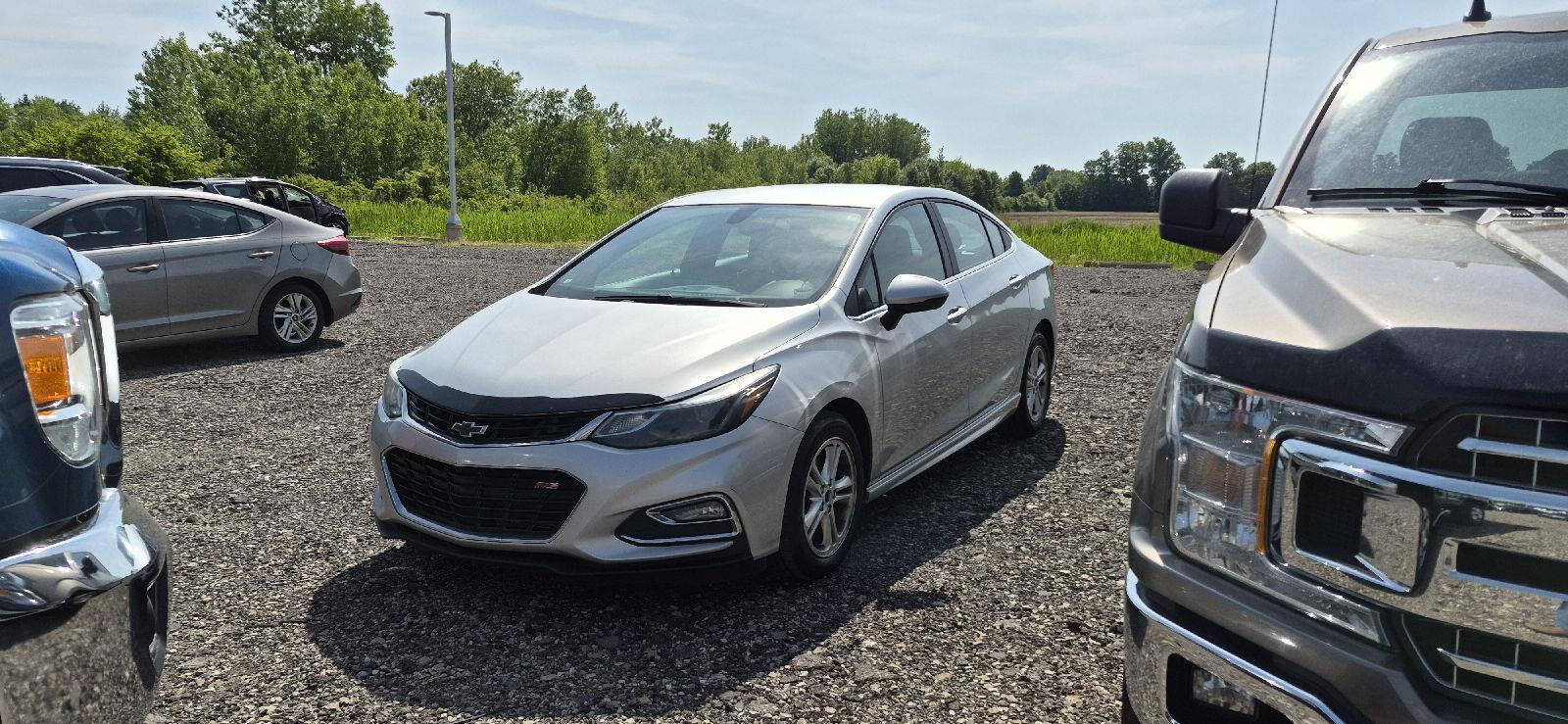 Silver Ice Metallic 2017 Chevrolet Cruze LT Sedan FWD Sedan Front-Wheel Drive 6-Speed Automatic