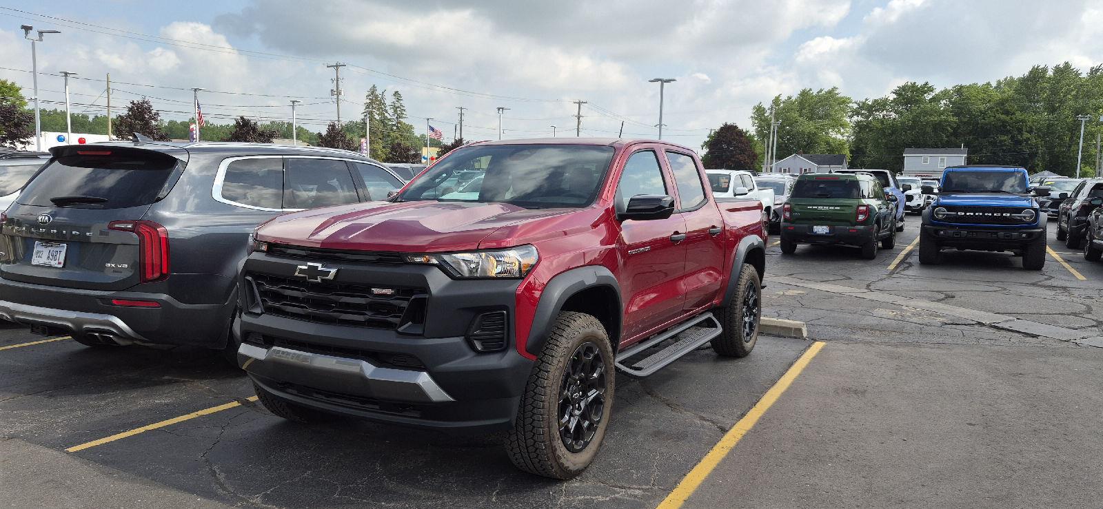 Radiant Red Tintcoat 2026 Chevrolet Colorado Pickup Truck Four-Wheel Drive 8-Speed Automatic