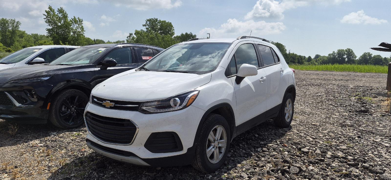 Summit White 2022 Chevrolet Trax SUV / Crossover All-Wheel Drive 6-Speed Automatic
