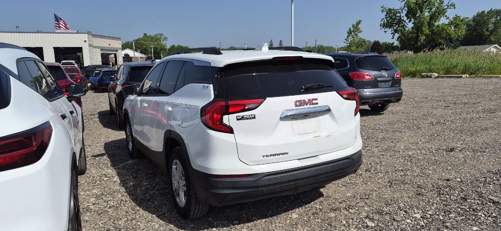 View vehicle photo 3