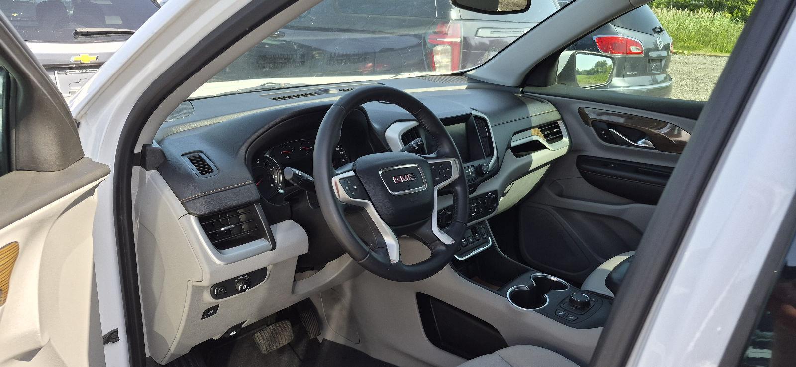 View vehicle photo 7
