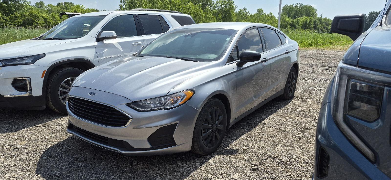Iconic Silver Metallic 2020 Ford Fusion Sedan Front-Wheel Drive 6-Speed Automatic