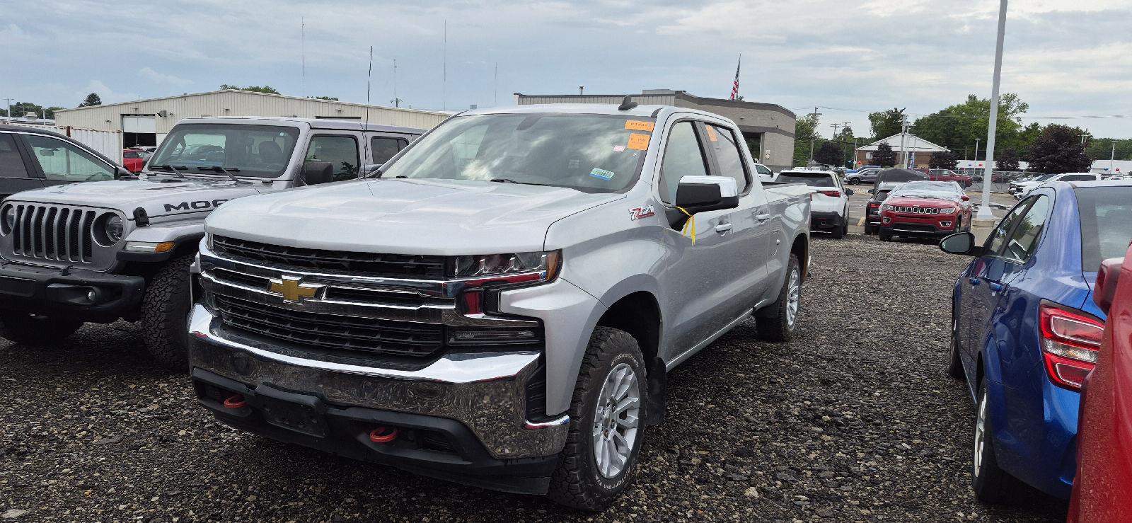 Silver Ice Metallic 2020 Chevrolet Silverado 1500 Pickup Truck Four-Wheel Drive 8-Speed Automatic