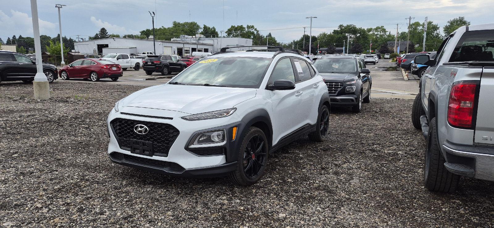 Chalk White 2021 Hyundai Kona SUV / Crossover Front-Wheel Drive Automatic
