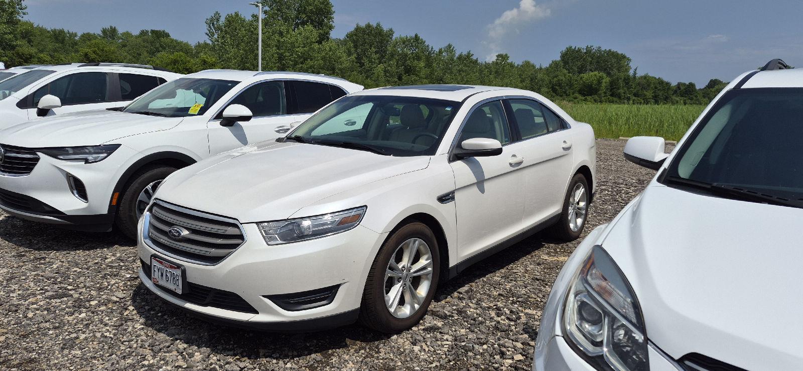 White Platinum Metallic Tri-Coat 2013 Ford Taurus Sedan Front-Wheel Drive 6-Speed Automatic