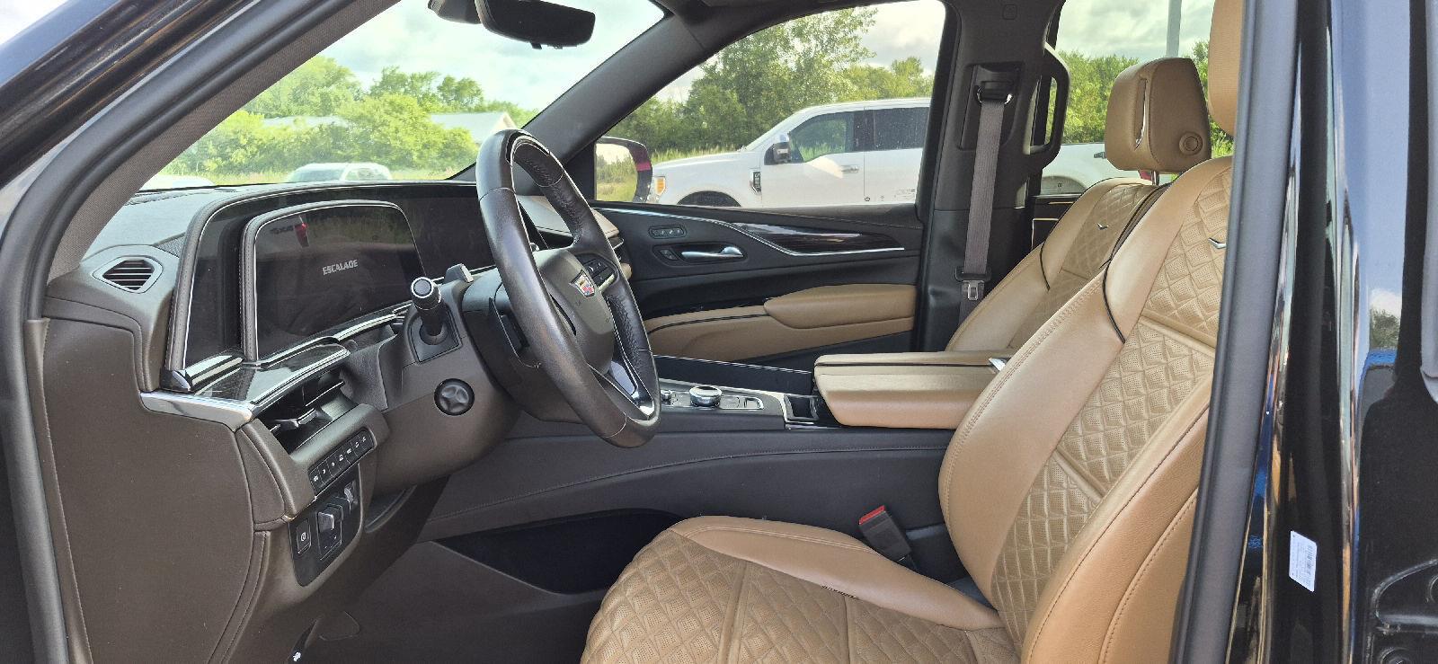  2022 Cadillac Escalade ESV Sport 4WD   