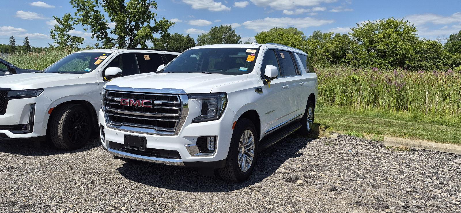 Summit White 2024 GMC Yukon XL SUV / Crossover Four-Wheel Drive Automatic