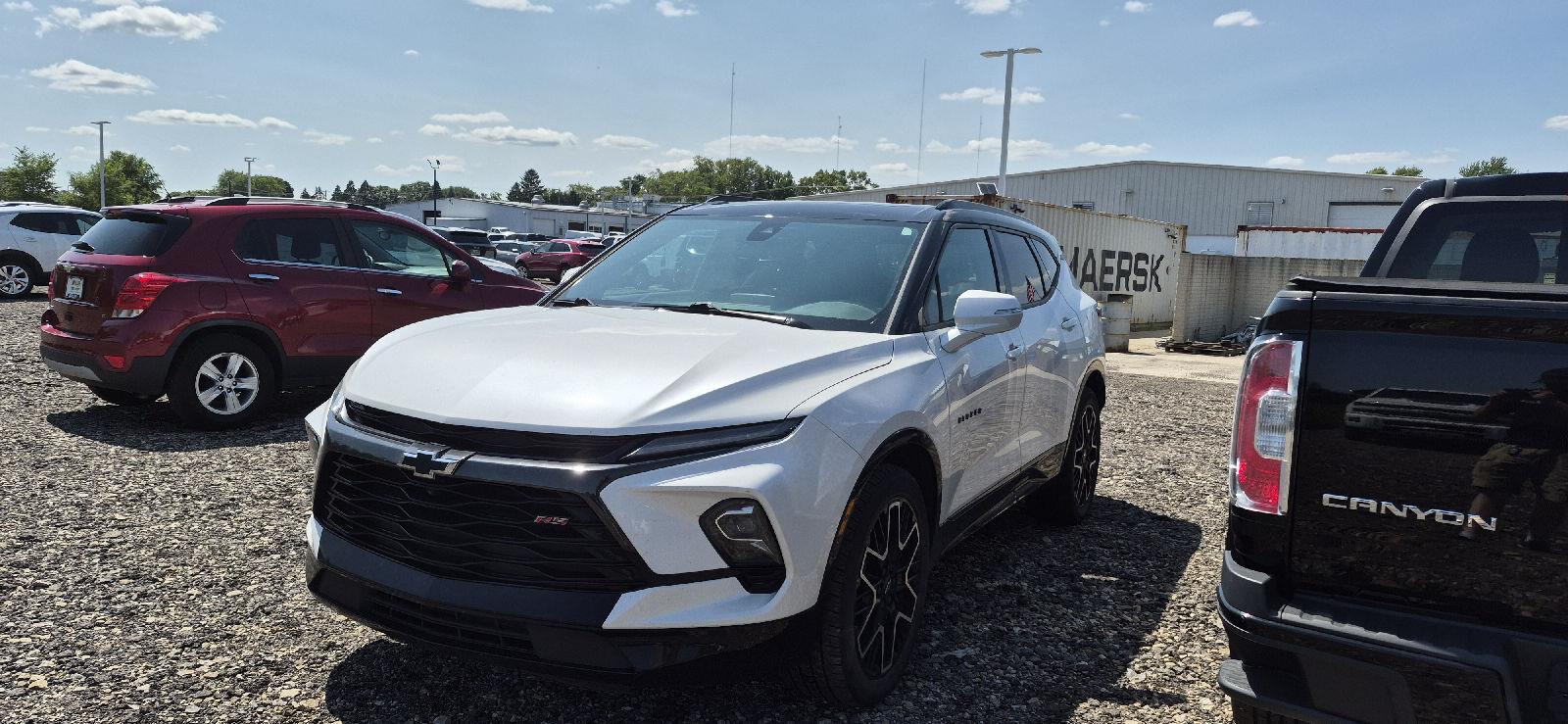 White (Iridescent Pearl Tricoat) 2023 Chevrolet Blazer SUV / Crossover All-Wheel Drive 9-Speed Automatic