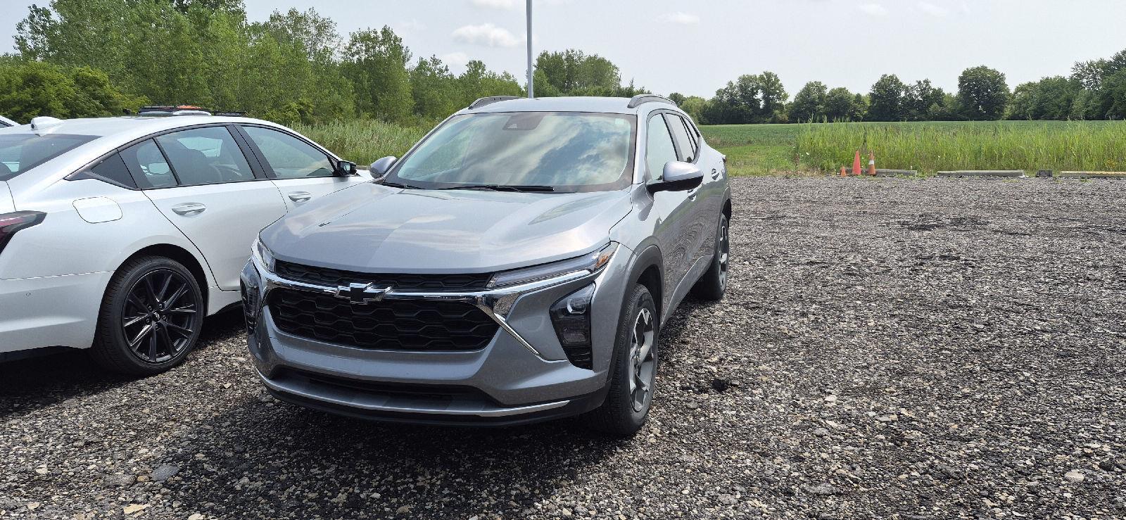 Sterling Gray Metallic 2025 Chevrolet Trax SUV / Crossover Front-Wheel Drive 6-Speed Automatic
