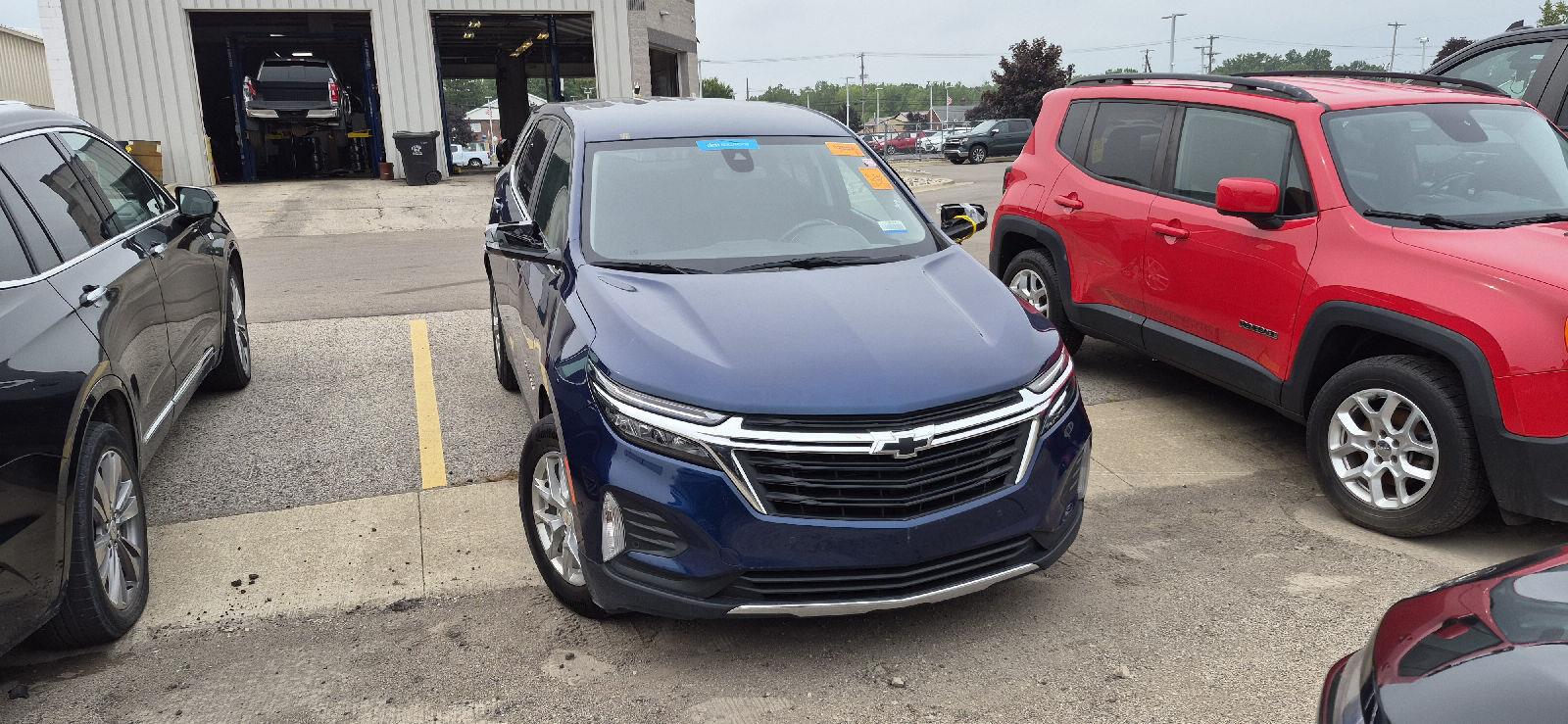 Blue Glow Metallic 2022 Chevrolet Equinox SUV / Crossover Four-Wheel Drive 6-Speed Automatic Overdrive