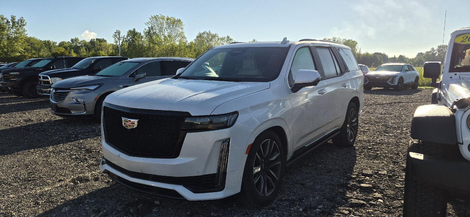 Crystal White Tricoat 2022 Cadillac Escalade SUV / Crossover Four-Wheel Drive Automatic